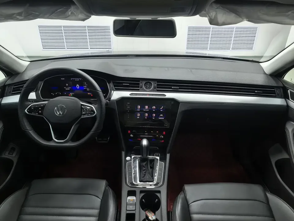 Volkswagen Magotan Magotan 2023 2 millionth anniversary edition 280TSI DSG comfort model 2023 — thumbnail 5