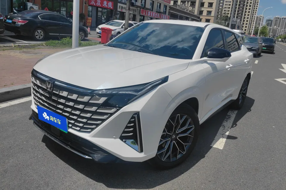 Changan UNI-Z PHEV Changan UNI-Z PHEV 2024 Blue Whale iDD 125KM Beyond 2024 — photo 1, buy with delivery to Moscow