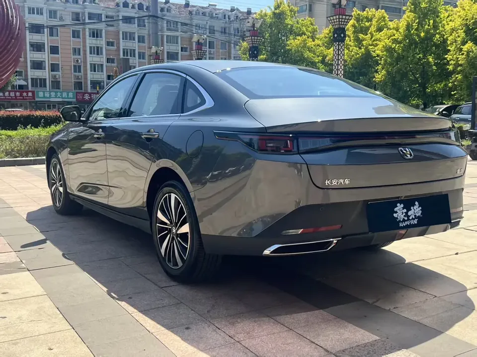 Changan Eado PHEV Eado PHEV 2025 Smart New Blue Whale 145KM Battleship Edition 2025 — thumbnail 4