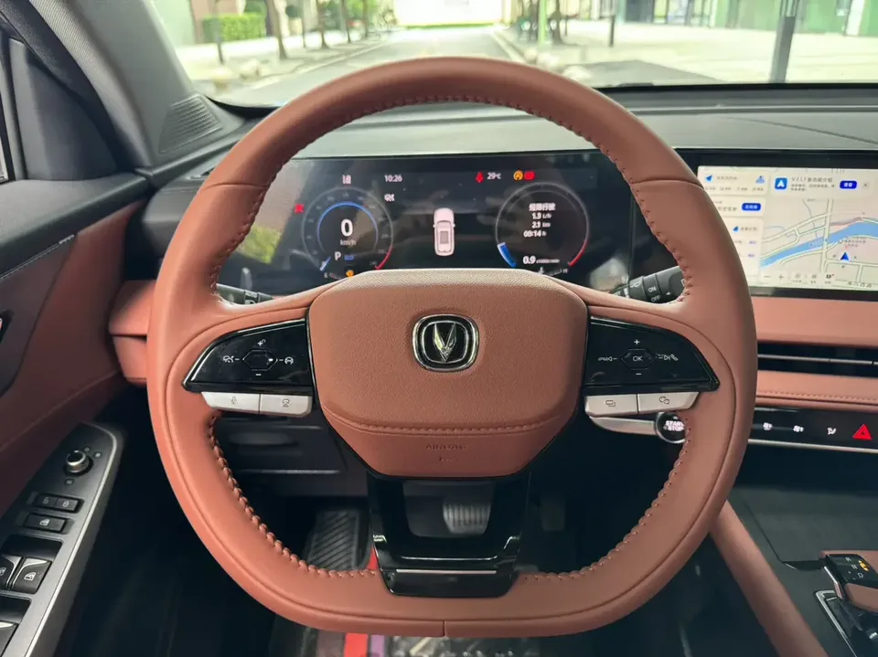 Changan CS75PLUS Changan CS75 PLUS 2024 The third generation champion version 1.5T automatic intelligent driving strong navigation 2024 — thumbnail 4