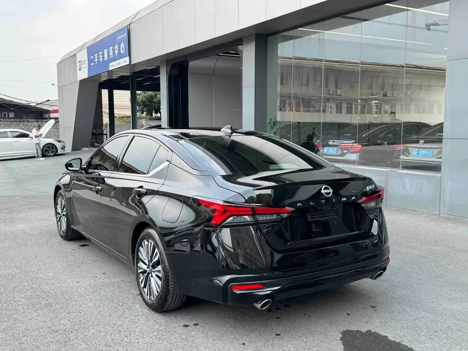 Nissan Altima Sound of nature 2022 2.0L XL-TLS Enjoy Edition 2023 — thumbnail 4