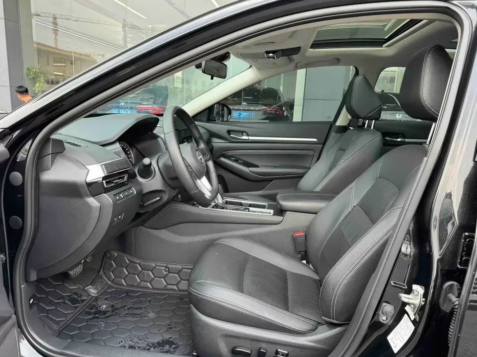 Nissan Altima Sound of nature 2022 2.0L XL-TLS Enjoy Edition 2023 — thumbnail 5