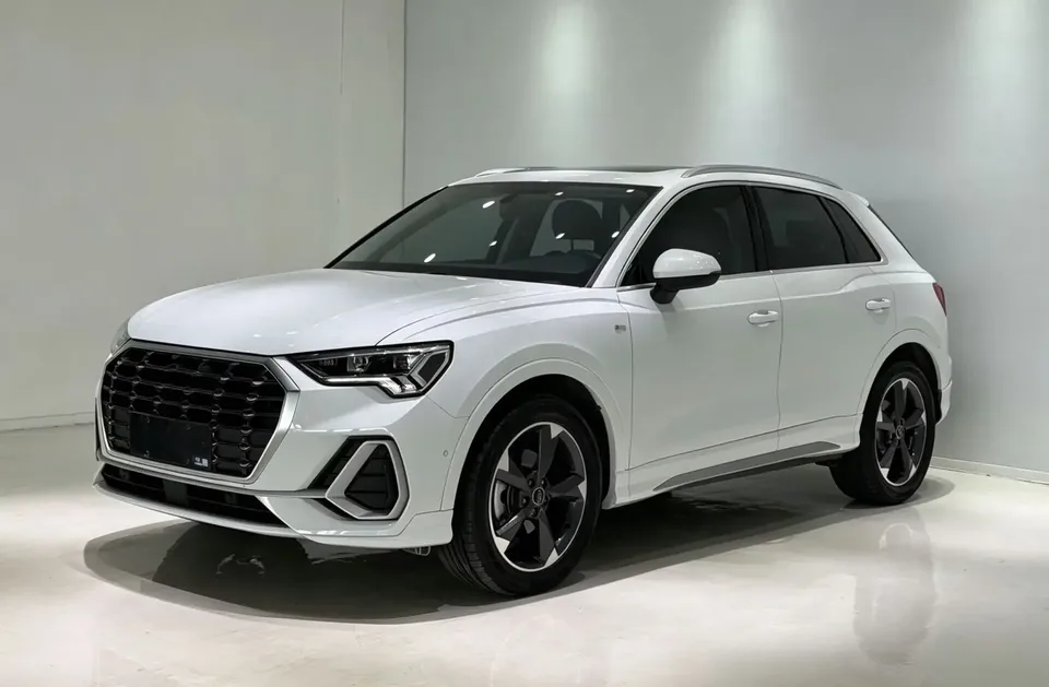 Audi Q3 Audi Q3 2022 35 TFSI Stylish Dynamic 2022 — photo 1, buy with delivery to Moscow