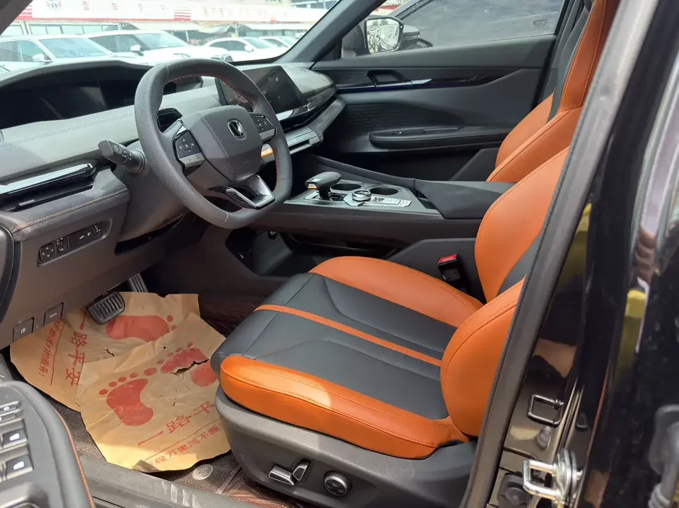 Changan UNI-V Changan UNI-V 2024 1.5T Premium Sports 2025 — thumbnail 4