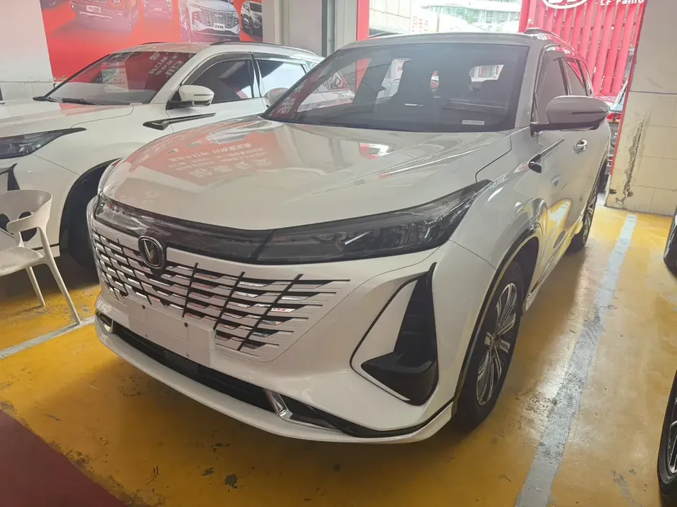 Changan CS75PLUS Changan CS75 PLUS 2023 The third generation 1.5T automatic premium model 2023 — photo 1, buy with delivery to Moscow