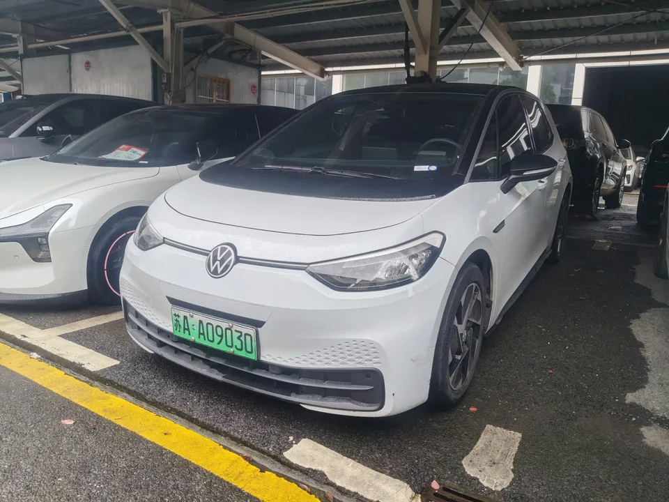 Volkswagen ID.3 Volkswagen ID.3 2023 Pure Smart Edition 2023 — photo 1, buy with delivery to Moscow