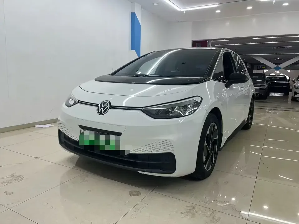 Volkswagen ID.3 Volkswagen ID.3 2025 Smart Pure Smart Edition 2024 — photo 1, buy with delivery to Moscow