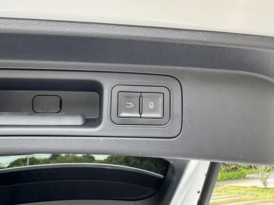 BYD Song PLUS DM Song PLUS DM 2021 DM-i 110KM 2WD Flagship PLUS 5G Edition 2022 — thumbnail 3