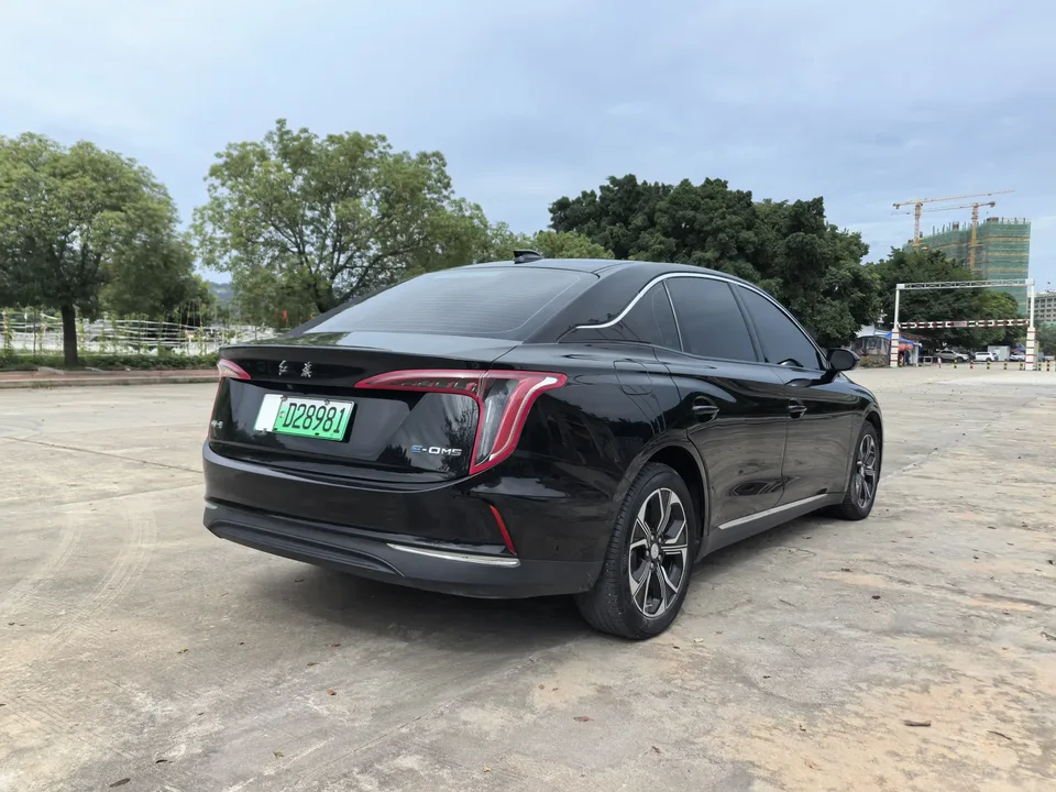 Hongqi E-QM5 Hongqi E-QM5 2022 Charging 431km LeXiang Edition 5-seater 2023 — thumbnail 2