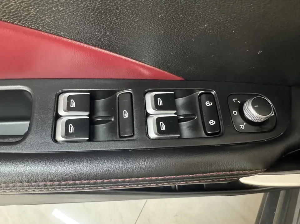 Geely Coolray SX11 Binyue 2021 240T DCT Platinum Edition 2022 — thumbnail 5