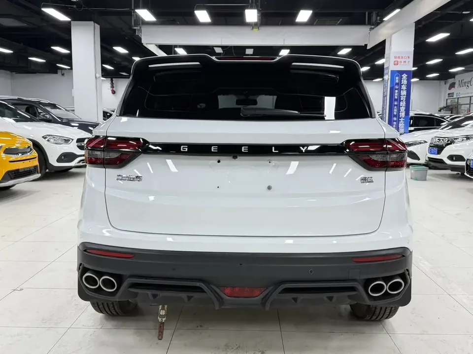Geely Coolray SX11 Binyue 2021 240T DCT Platinum Edition 2022 — thumbnail 2