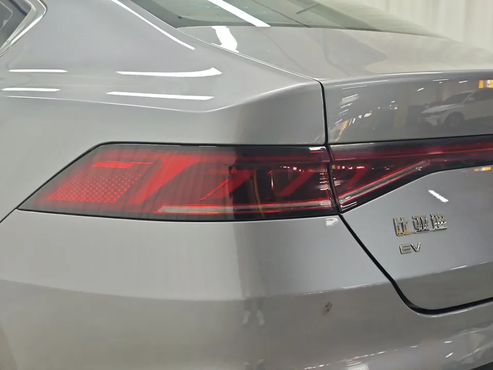 BYD Qin PLUS EV Qin PLUS EV 2023 Champion Edition 420KM Exceeding Type 2023 — миниатюра 4