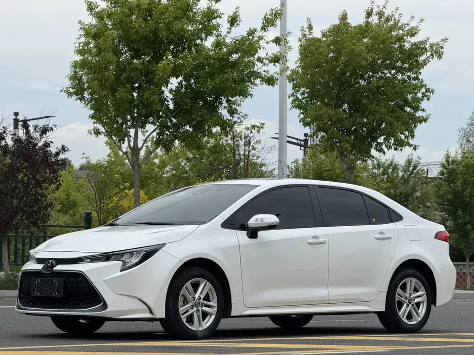 Toyota Levin Lei Ling 2022 185T CVT Deluxe Edition 2022 — photo 1, buy with delivery to Moscow