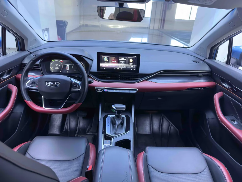 Geely Emgrand S Emgrand S 2021 1.4T CVT Premium 2022 — thumbnail 4