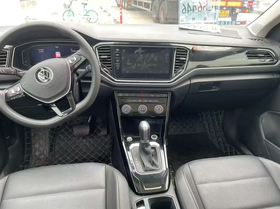 Volkswagen T-Roc TANG 2022 280TSI DSG 2WD Comfort PLUS 2022 — thumbnail 2