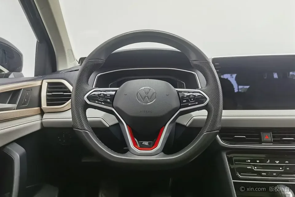 Volkswagen Tharu tuyue 2023 300TSI 2WD Full Moon Edition 2024 — thumbnail 4