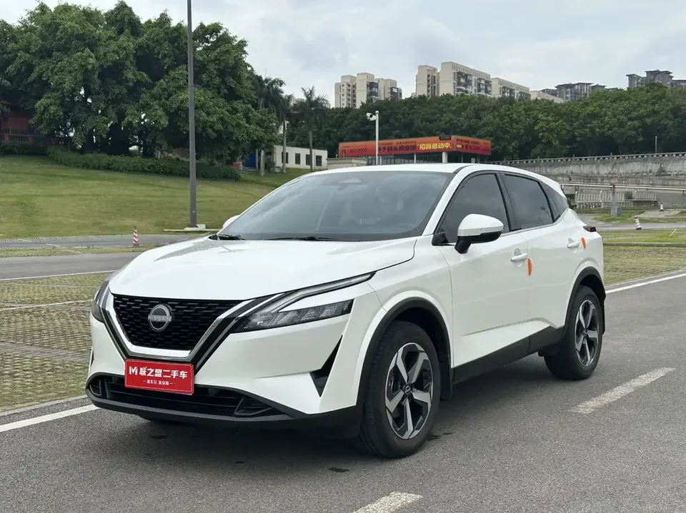 Nissan Qashqai Qashqai 2023 1.3T Deluxe Edition 2024 — photo 1, buy with delivery to Moscow