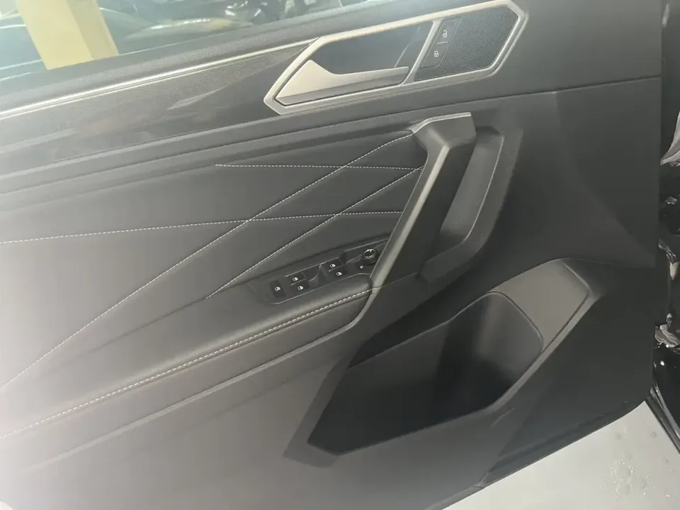 Volkswagen Tiguan L Tiguan L 2023 280TSI Limited Edition 2023 — миниатюра 5