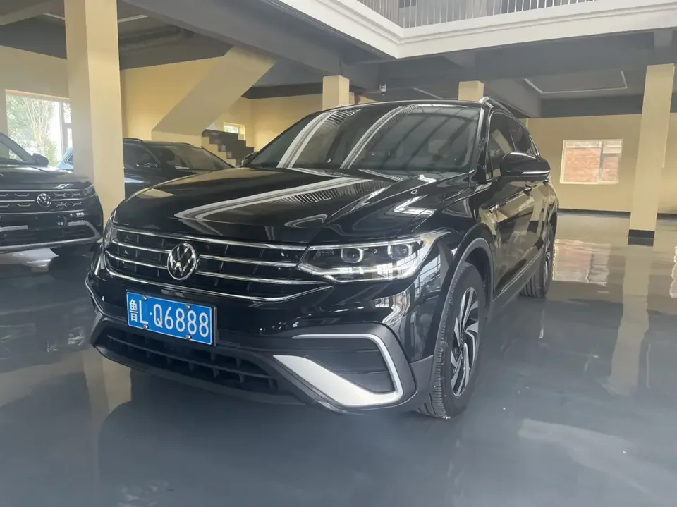 Volkswagen Tiguan L Tiguan L 2023 280TSI Limited Edition 2023 — фото 1, купить с доставкой в Москву