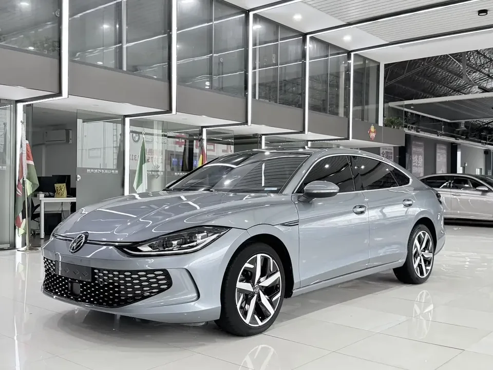 Volkswagen Lamando Lingdu 2023 Lingdu L 280TSI DSG Cool Edition 2023 — photo 1, buy with delivery to Moscow