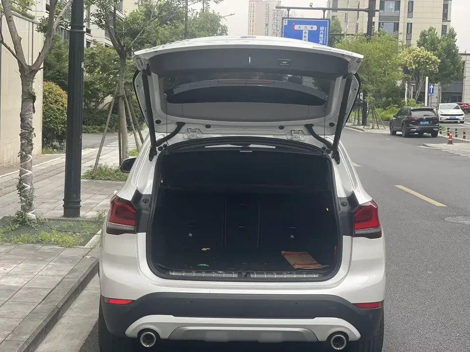 BMW X1 BMW X1 2022 sDrive20Li Premium 2022 — thumbnail 4