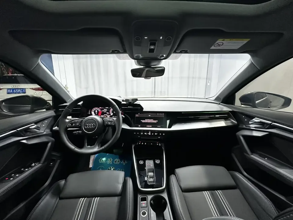 Audi A3 Audi A3 2022 Sportback 35 TFSI Stylish and sporty 2022 — thumbnail 4