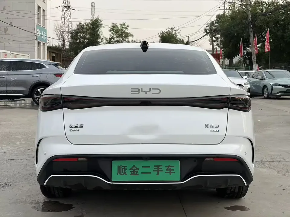 BYD Seal 06DM Seal 06DM 2025 DM-i 80KM Premium Edition 2025 — thumbnail 2