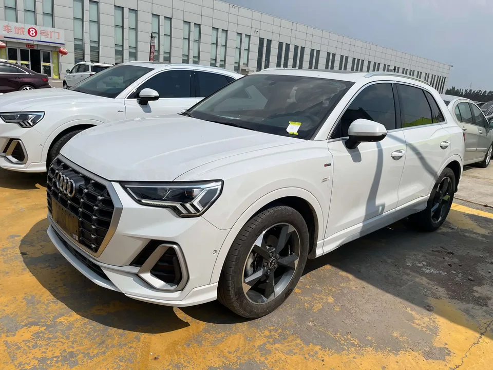 Audi Q3 Audi Q3 2023 35 TFSI Stylish Dynamic 2022 — photo 1, buy with delivery to Moscow
