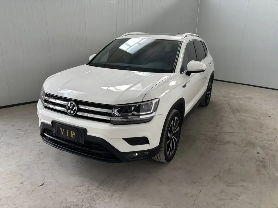 Volkswagen Tharu tuyue 2022 280TSI 2WD Deluxe Edition 2022 — photo 1, buy with delivery to Moscow