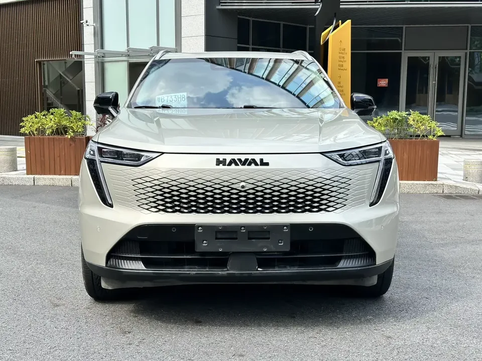 Haval Xiaolong MAX Haval Xiaolong MAX 2023 1.5L Hi4 105 4WD Smart Flagship Edition 2023 — photo 1, buy with delivery to Moscow