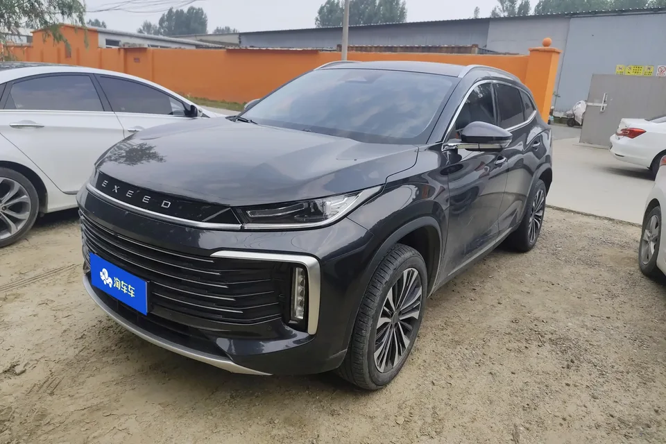 Exeed TXL Stars in the clouds 2024 Lingyun 300T 2WD Star Edition 2024 — photo 1, buy with delivery to Moscow