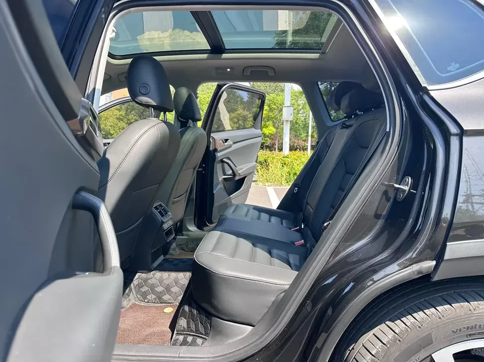Volkswagen Tharu tuyue 2022 280TSI 2WD Deluxe Edition 2023 — thumbnail 3