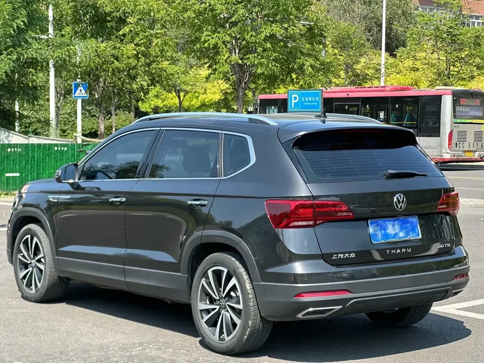 Volkswagen Tharu tuyue 2022 280TSI 2WD Deluxe Edition 2023 — thumbnail 4