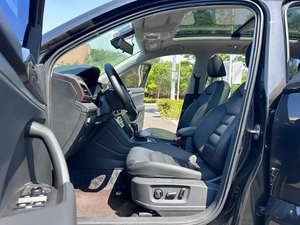 Volkswagen Tharu tuyue 2022 280TSI 2WD Deluxe Edition 2023 — thumbnail 5