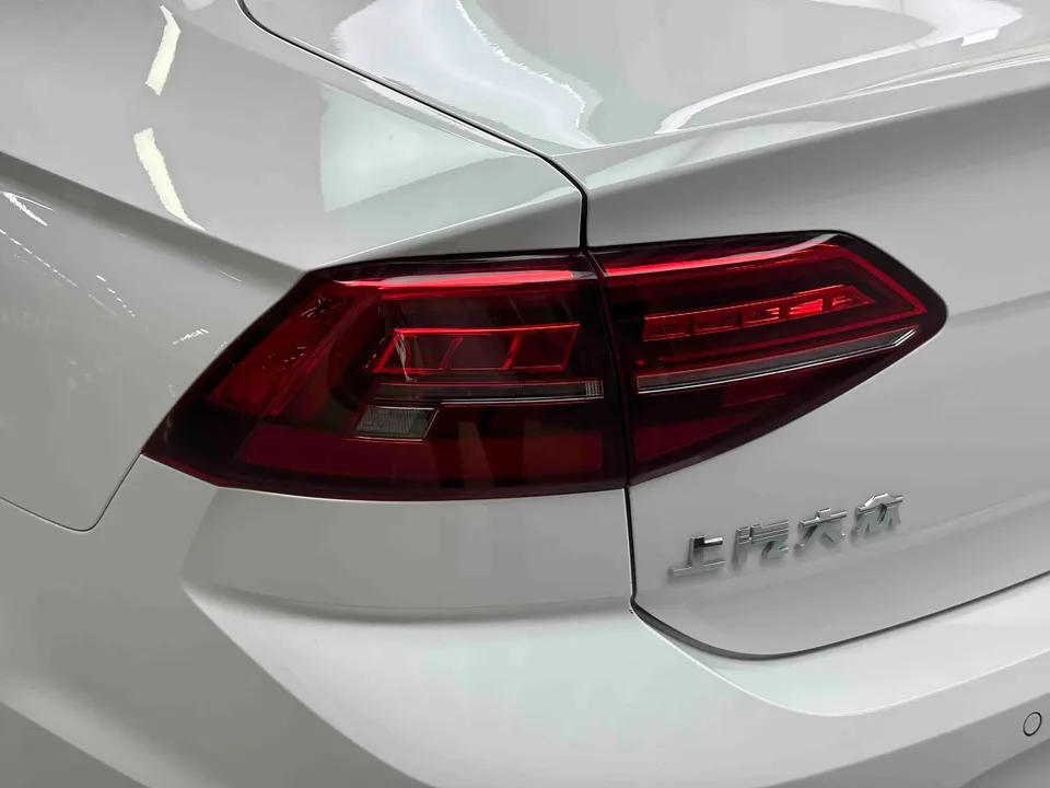 Volkswagen Lamando Lingdu 2021 230TSI DSG Fashion Edition 2022 — thumbnail 4