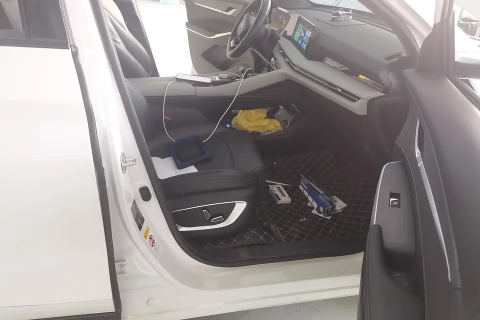 Changan CS75PLUS Changan CS75 PLUS 2024 The third generation champion version 1.5T automatic intelligent driving strong navigation 2024 — thumbnail 3