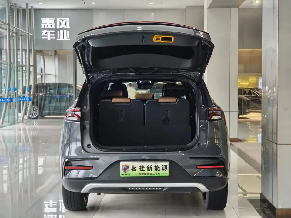 BYD Tang DM Tang DM 2021 DM-i 1.5T 112KM Premium Edition 2022 — thumbnail 5