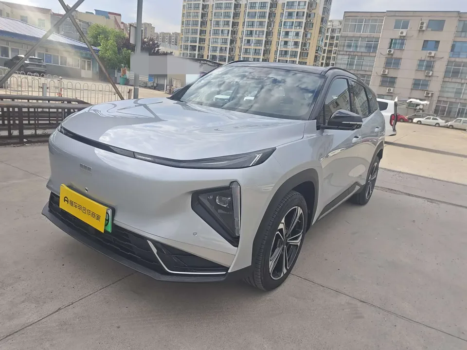 Geely Galaxy L7 Galaxy L7 2025 1.5L EM-i 115km Exploration+ Edition 2025 — photo 1, buy with delivery to Moscow