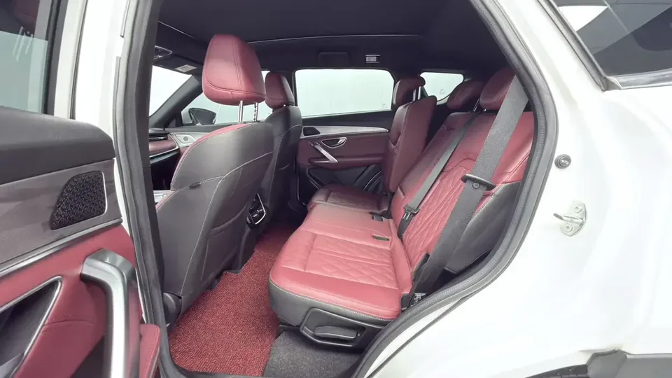 Jetour Jietu X70 PLUS Jietu X70 PLUS 2023 1.5T DCT Brave PLUS 7-seater 2023 — миниатюра 4