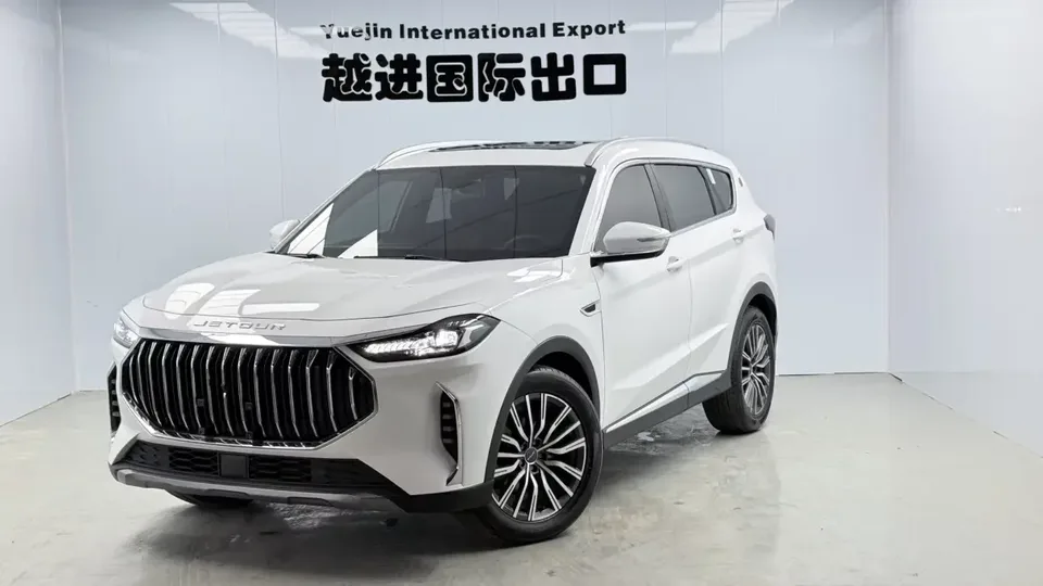 Jetour Jietu X70 PLUS Jietu X70 PLUS 2023 1.5T DCT Brave PLUS 7-seater 2023 — photo 1, buy with delivery to Moscow