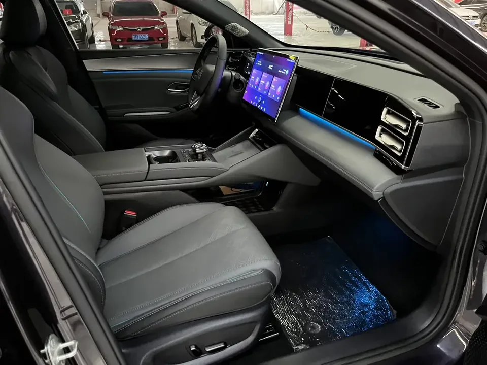 BYD Qin L DM Qin L DM 2024 DM-i 120KM Excellence 2024 — thumbnail 3