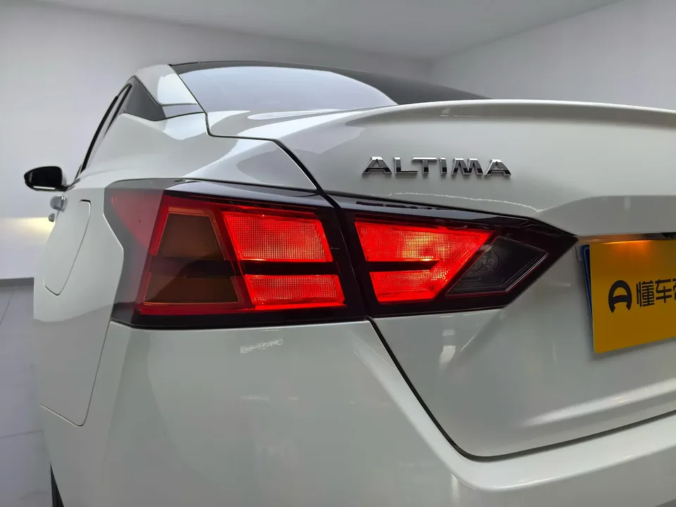 Nissan Altima Sound of nature 2021 2.0L XL Upper AD1 Smart Driving Edition 2022 — thumbnail 4