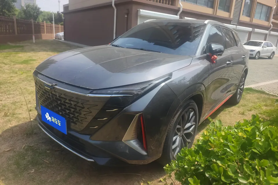 Oshan Changan Auchan Z6 Changan Auchan Z6 2023 Blue Whale 1.5T DCT Intelligent Leading Type 2024 — photo 1, buy with delivery to Moscow