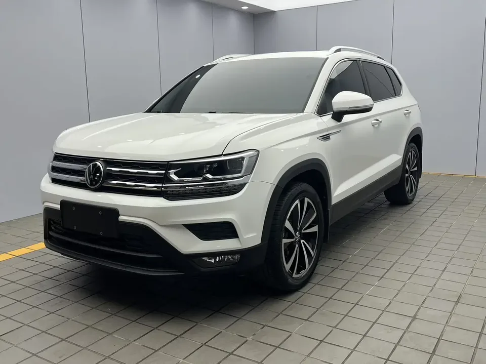 Volkswagen Tharu tuyue 2022 280TSI 2WD Deluxe Edition 2022 — photo 1, buy with delivery to Moscow