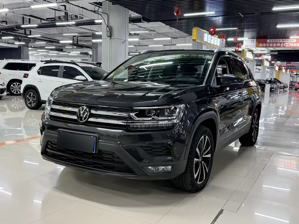 Volkswagen Tharu tuyue 2022 280TSI 2WD Deluxe Edition 2022 — photo 1, buy with delivery to Moscow