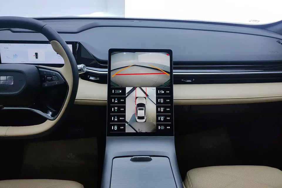 Geely Galaxy L6 Galaxy L6 2024 Longteng version 1.5T DHT 60km PLUS 2024 — thumbnail 3