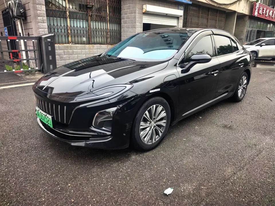 Hongqi E-QM5 Hongqi E-QM5 2023 620KM PLUS 2023 — photo 1, buy with delivery to Moscow