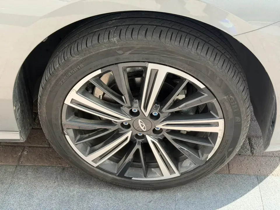 Chery Arrizo 8 Arrizo 8 2024 1.6TGDI DCT Excellence Edition 2024 — thumbnail 3