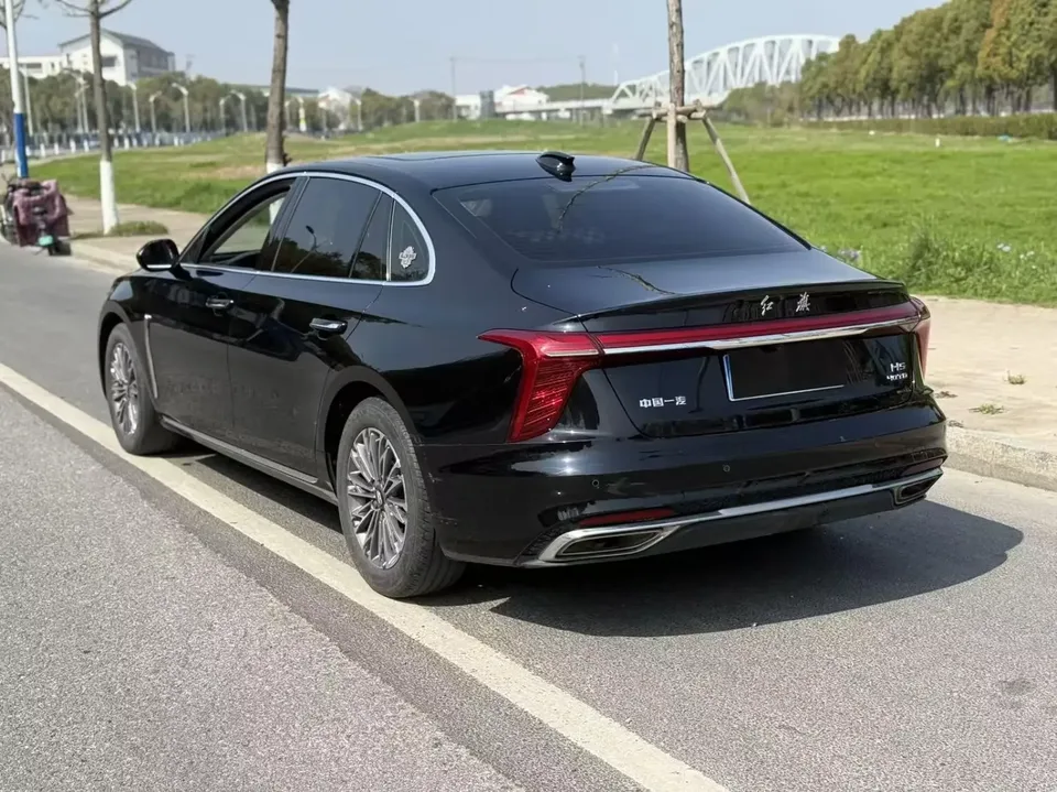 Hongqi H5 Hongqi H5 2023 2.0T Automatic Intelligent Connection Flagship Edition 2022 — thumbnail 2