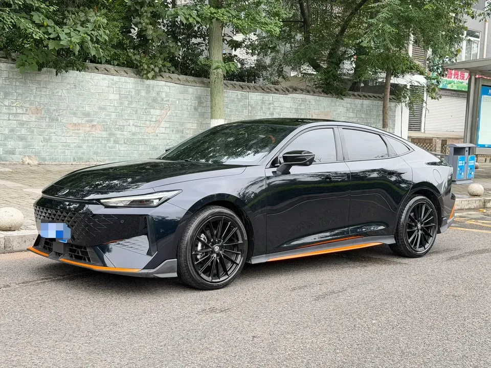 Changan UNI-V Changan UNI-V 2024 1.5T Premium Sports 2024 — photo 1, buy with delivery to Moscow